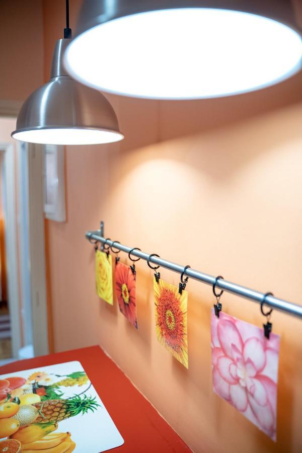 Victoria Train Station 1 Bedroom 5 Pers Atenas Exterior foto