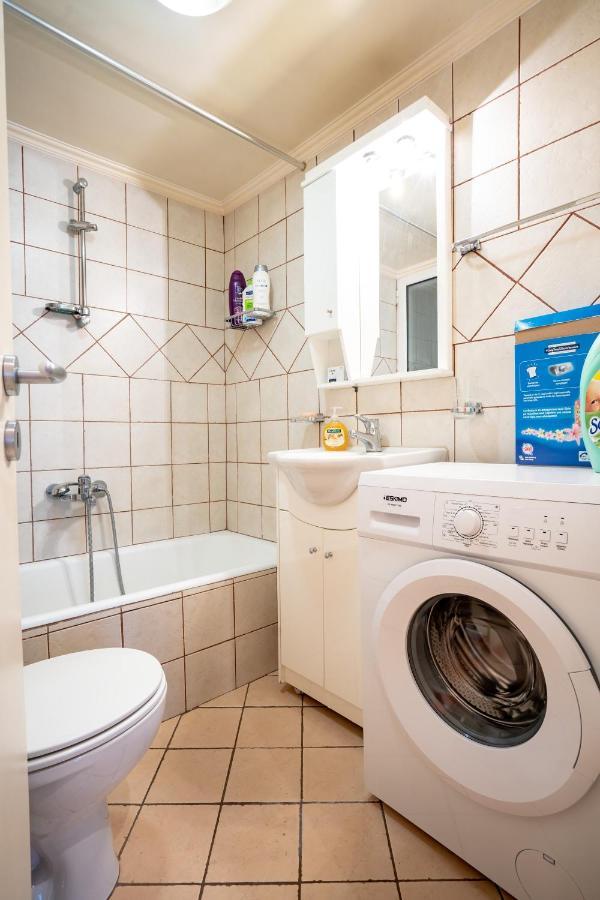 Victoria Train Station 1 Bedroom 5 Pers Atenas Exterior foto